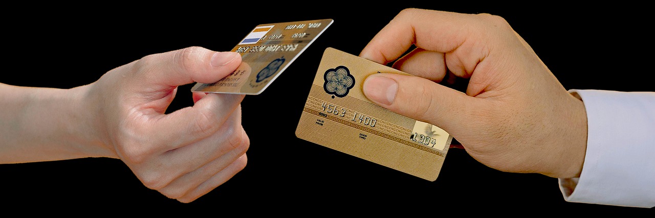 hand-Secured vs. Unsecured Credit Cards in 2024